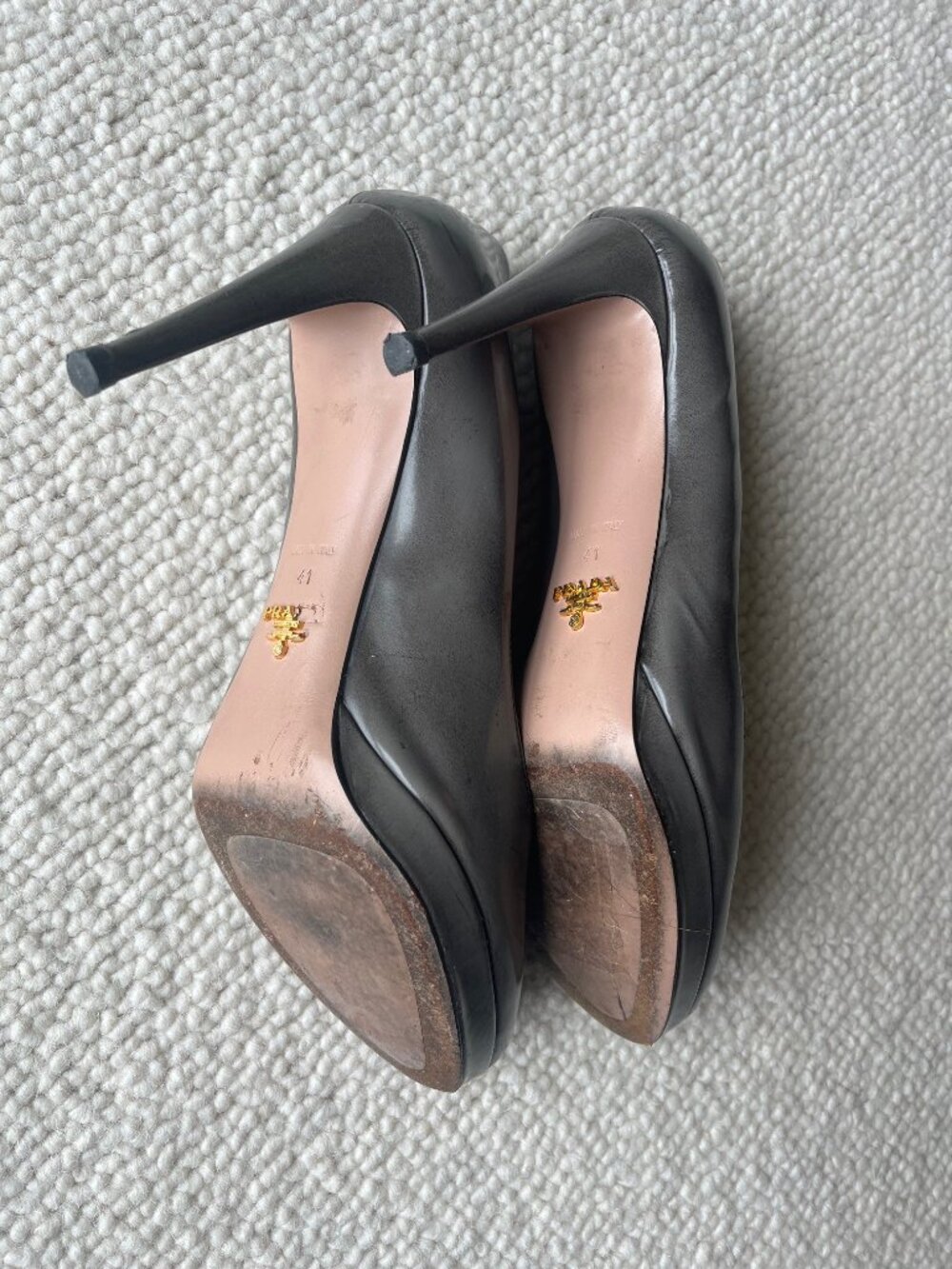 Prada Pump in Smokey Gray - Picture 6 of 7